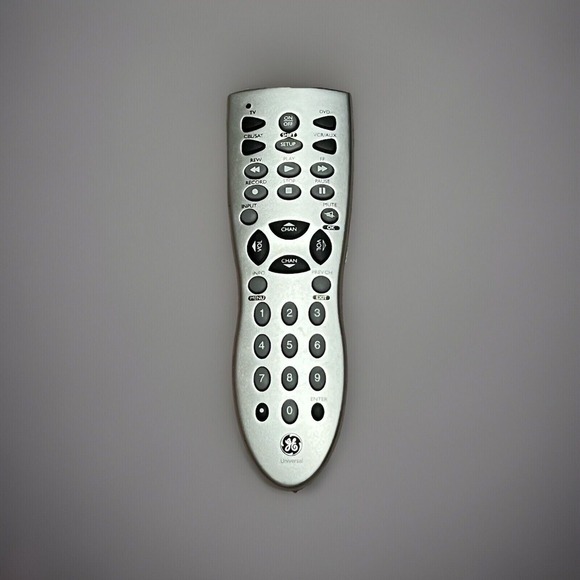 GE‎ Universal Remote - Picture 1 of 3